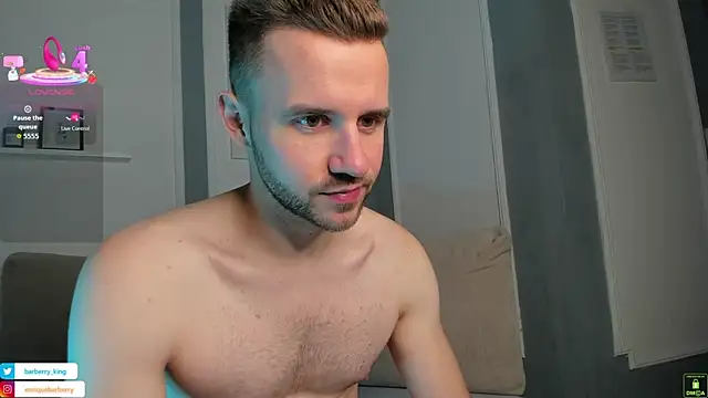 Snapshot of EnriqueBarberry chatting on 09-28-25, 05:35 EnriqueBarberry online show from 09-28-25, 05:35