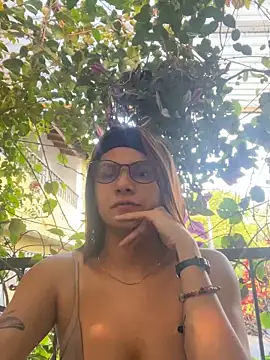 Snapshot of Susi_bell chatting on 03-12-25, 10:17 Susi bell online show from 03-12-25, 10:17