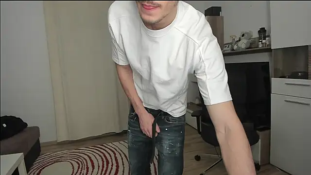 Snapshot of Jimmymorello chatting on 02-14-25, 09:21 Jimmymorello online show from 02-14-25, 09:21