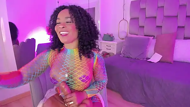 PamelaMendez  online show from 03-09-25, 03:43