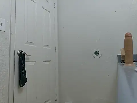 Snapshot of Fuckmyassg00d chatting on 01-14-25, 12:24 Fuckmyassg00d online show from 01-14-25, 12:24