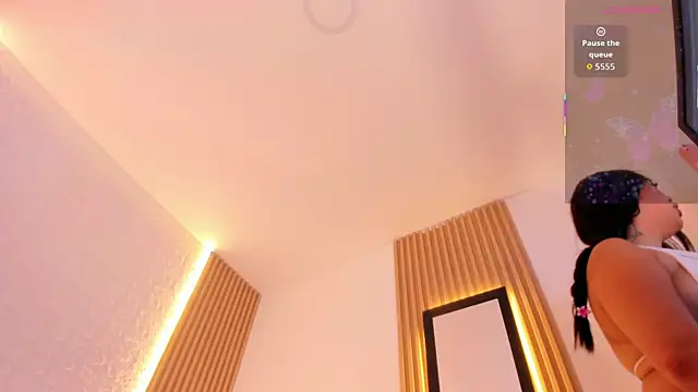 alyssa vargas online show from 12-21-25, 04:03