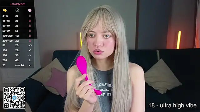 Snapshot of mybunnywendy chatting on 09-24-25, 02:42 mybunnywendy online show from 09-24-25, 02:42