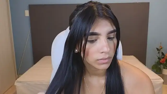 maiaa ruiz online show from 12-15-24, 01:22