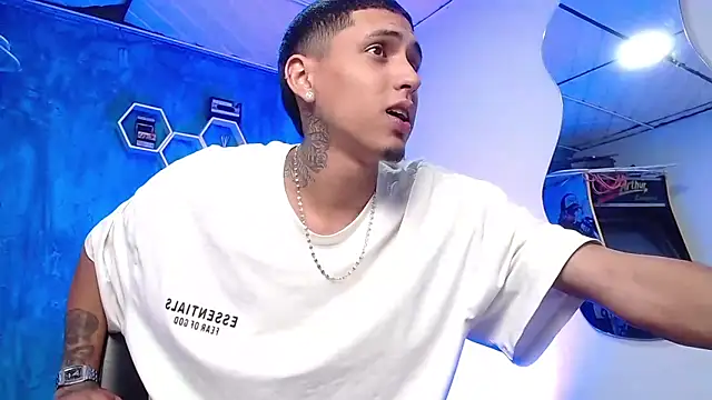 Liam lee online show from 12-14-24, 04:42