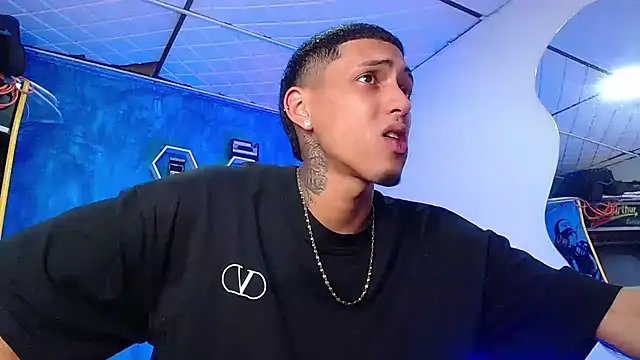 Liam lee online show from 01-12-25, 04:29