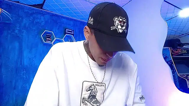 Liam lee online show from 02-07-25, 04:46