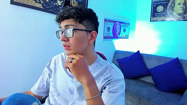 TylerWhite  online show from 01-23-25, 02:55