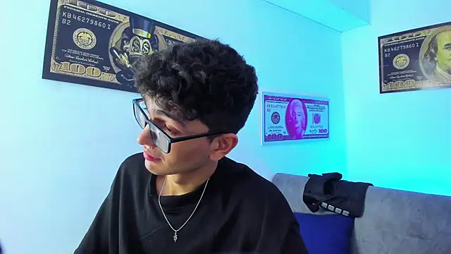 TylerWhite  online show from 01-29-25, 06:54