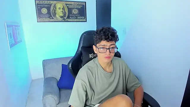 TylerWhite  online show from 02-08-25, 06:33