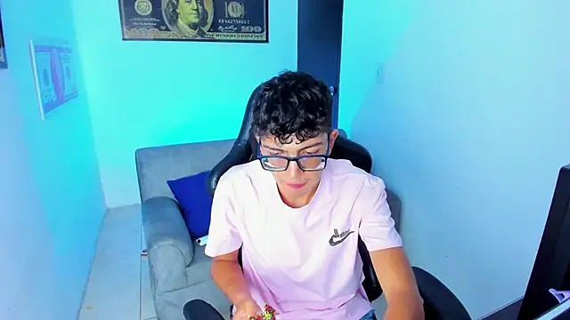 TylerWhite  online show from 02-09-25, 02:49