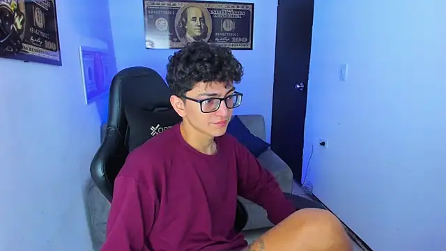 TylerWhite  online show from 03-07-25, 06:02