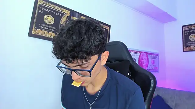 TylerWhite  online show from 03-11-25, 02:54