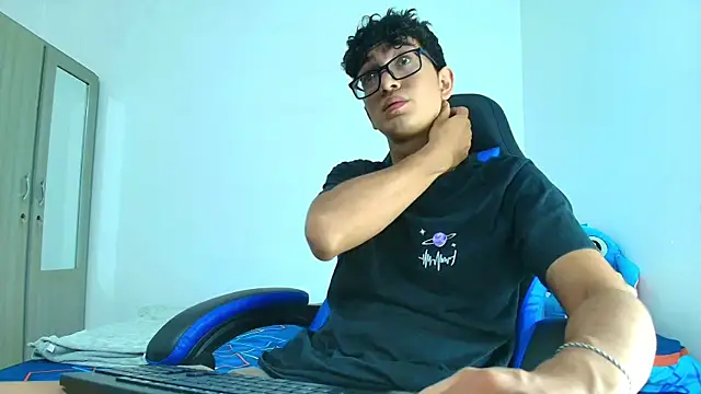 TylerWhite  online show from 03-22-25, 07:20