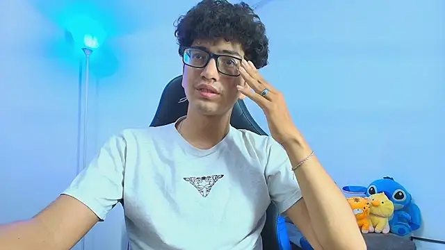 TylerWhite  online show from 11-19-25, 03:17