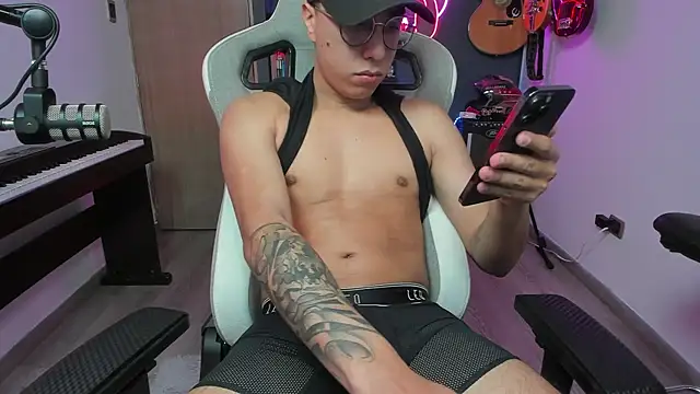 granxarma960 online show from 12-24-24, 04:33