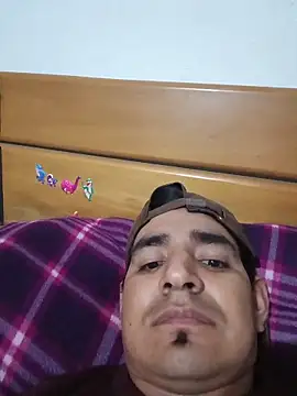 Snapshot of latino17 chatting on 12-05-25, 06:33 latino17 online show from 12-05-25, 06:33