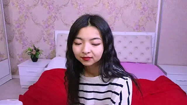 Shy Kira online show from 12-09-24, 12:40