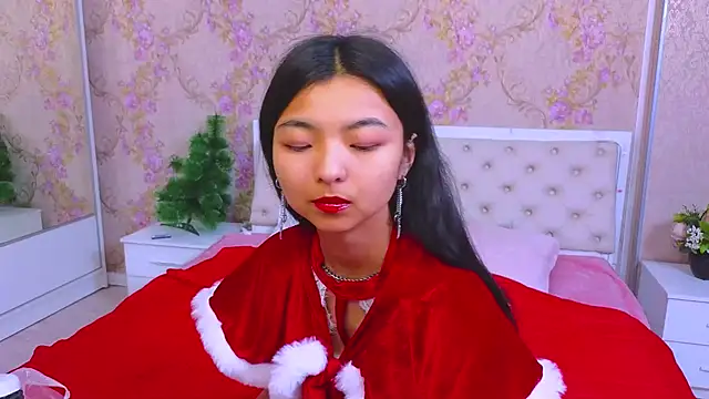 Shy Kira online show from 12-19-24, 12:34