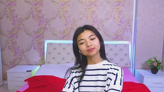 Shy Kira online show from 01-15-25, 06:40