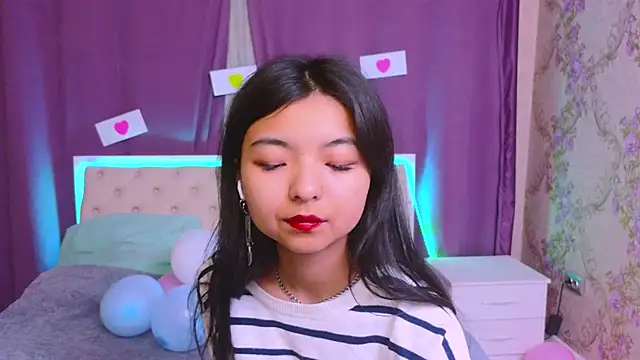 Shy Kira online show from 02-11-25, 12:37