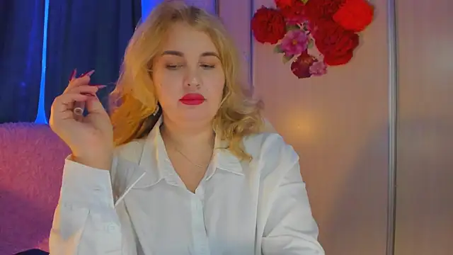 CoraSwon online show from 02-05-25, 03:31