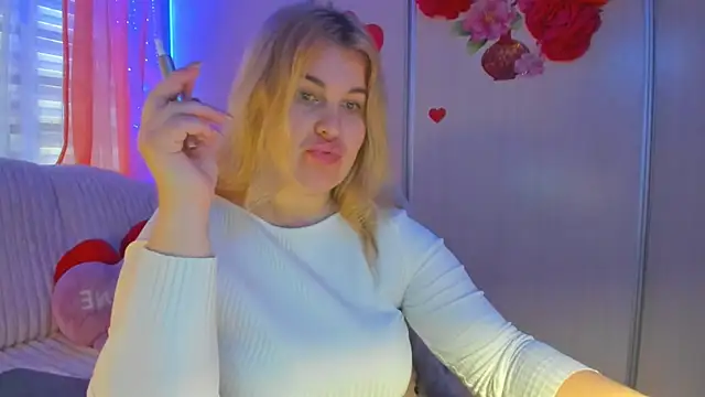 CoraSwon online show from 03-17-25, 07:46