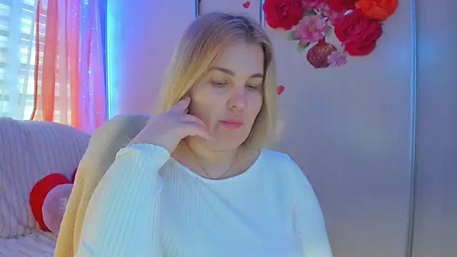 CoraSwon online show from 03-17-25, 11:42