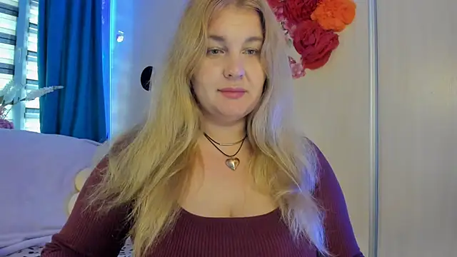 CoraSwon online show from 10-15-25, 06:46