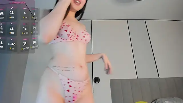 Naomi 52 online show from 02-06-25, 07:35