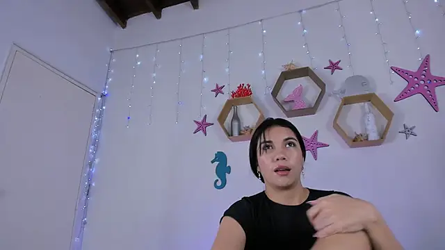 Emiily Parkerr online show from 01-10-25, 03:07