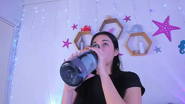 Emiily Parkerr online show from 10-10-25, 03:16