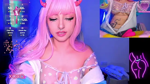 Snapshot of HollyDominic chatting on 02-22-25, 01:57 HollyDominic online show from 02-22-25, 01:57