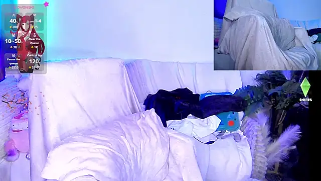 Snapshot of HollyDominic chatting on 09-17-25, 07:43 HollyDominic online show from 09-17-25, 07:43