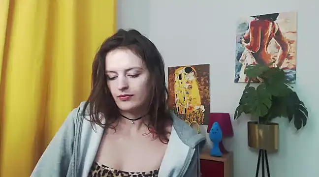 Snapshot of juicyNadine chatting on 01-10-25, 09:23 juicyNadine online show from 01-10-25, 09:23