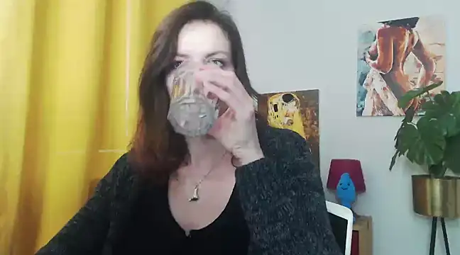 Snapshot of juicyNadine chatting on 01-20-25, 12:39 juicyNadine online show from 01-20-25, 12:39