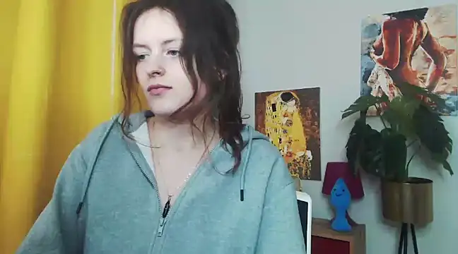 Snapshot of juicyNadine chatting on 02-13-25, 09:30 juicyNadine online show from 02-13-25, 09:30