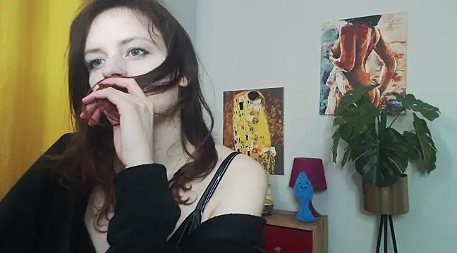 Snapshot of juicyNadine chatting on 02-21-25, 12:28 juicyNadine online show from 02-21-25, 12:28