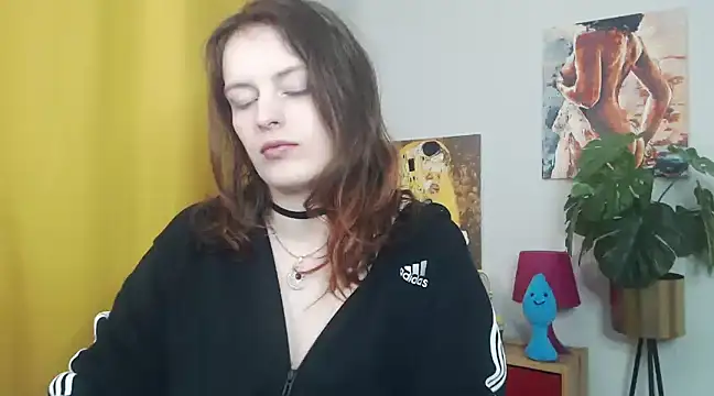 Snapshot of juicyNadine chatting on 03-12-25, 06:18 juicyNadine online show from 03-12-25, 06:18