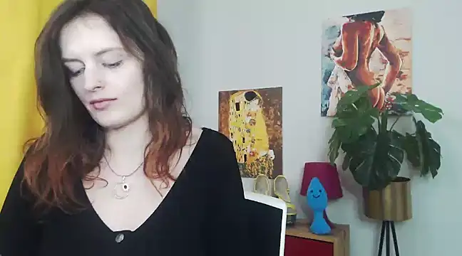 Snapshot of juicyNadine chatting on 03-15-25, 10:35 juicyNadine online show from 03-15-25, 10:35