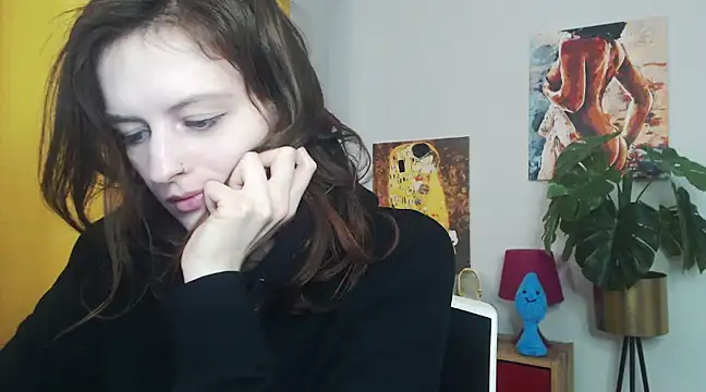 Snapshot of juicyNadine chatting on 03-18-25, 09:20 juicyNadine online show from 03-18-25, 09:20