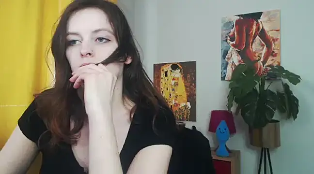 Snapshot of juicyNadine chatting on 03-19-25, 12:23 juicyNadine online show from 03-19-25, 12:23