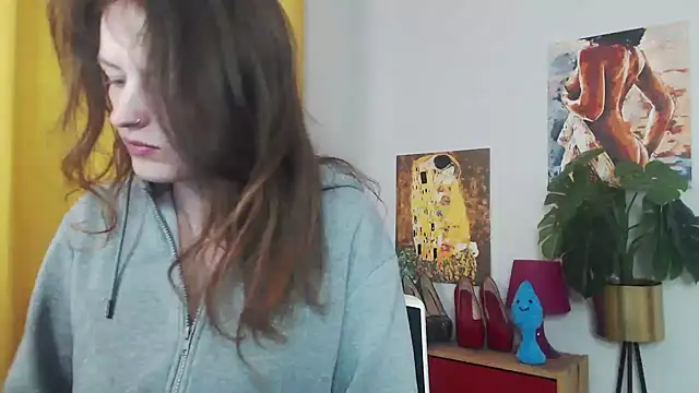 Snapshot of juicyNadine chatting on 09-24-25, 04:49 juicyNadine online show from 09-24-25, 04:49