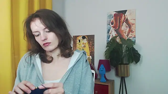 Snapshot of juicyNadine chatting on 10-12-25, 05:39 juicyNadine online show from 10-12-25, 05:39