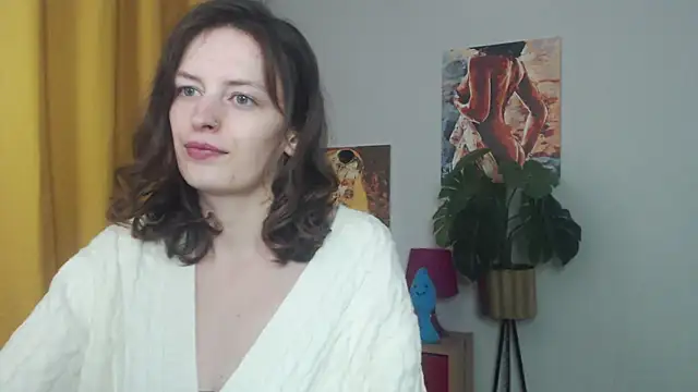 Snapshot of juicyNadine chatting on 10-13-25, 04:34 juicyNadine online show from 10-13-25, 04:34