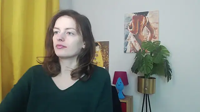 Snapshot of juicyNadine chatting on 11-26-25, 05:52 juicyNadine online show from 11-26-25, 05:52