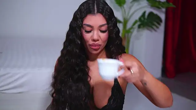 Snapshot of NatyDesiree chatting on 10-03-25, 09:06 NatyDesiree online show from 10-03-25, 09:06