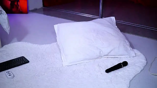 Snapshot of NatyDesiree chatting on 11-19-25, 10:15 NatyDesiree online show from 11-19-25, 10:15