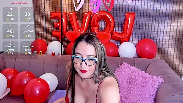 Snapshot of ariana_cross chatting on 02-14-25, 12:47 ariana cross online show from 02-14-25, 12:47