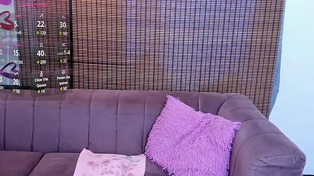 Snapshot of ariana_cross chatting on 03-01-25, 12:34 ariana cross online show from 03-01-25, 12:34